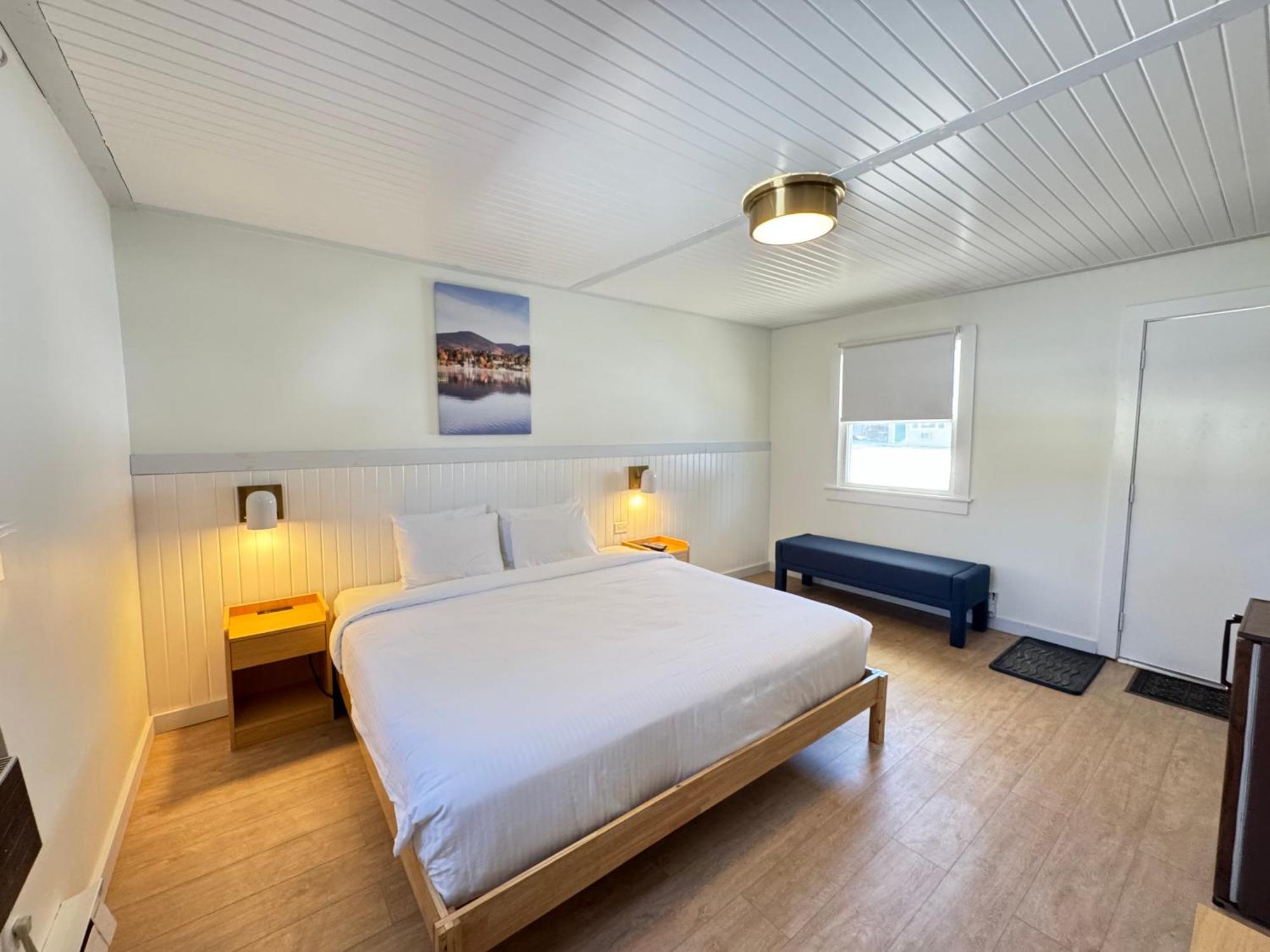 Maple Leaf Placid Motel
