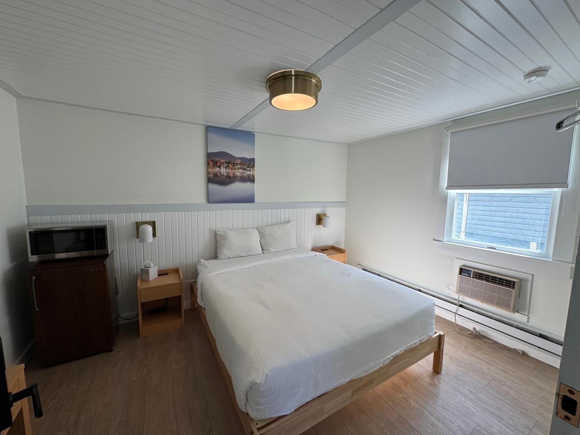 Maple Leaf Placid Motel 2*